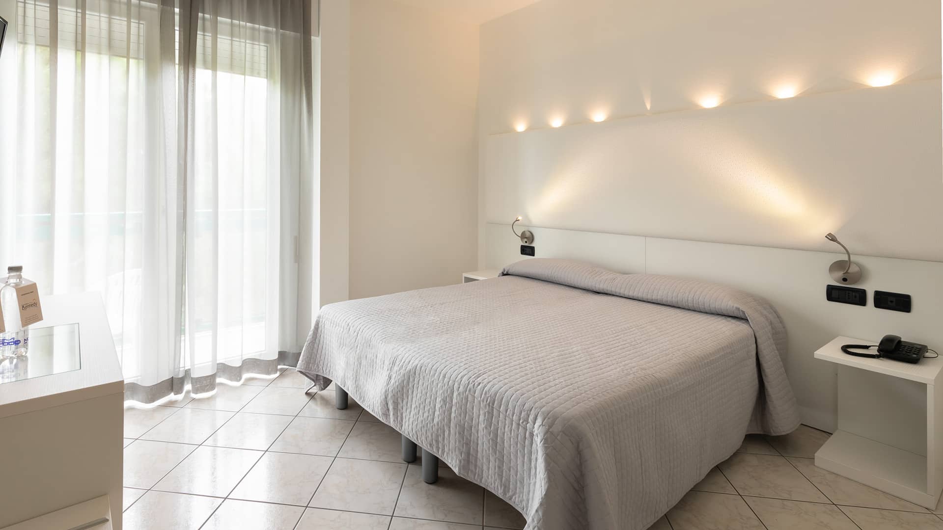 Hotel Kennedy Jesolo Dettaglio Camera 01